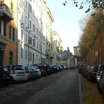Parvula Domus al Colosseo