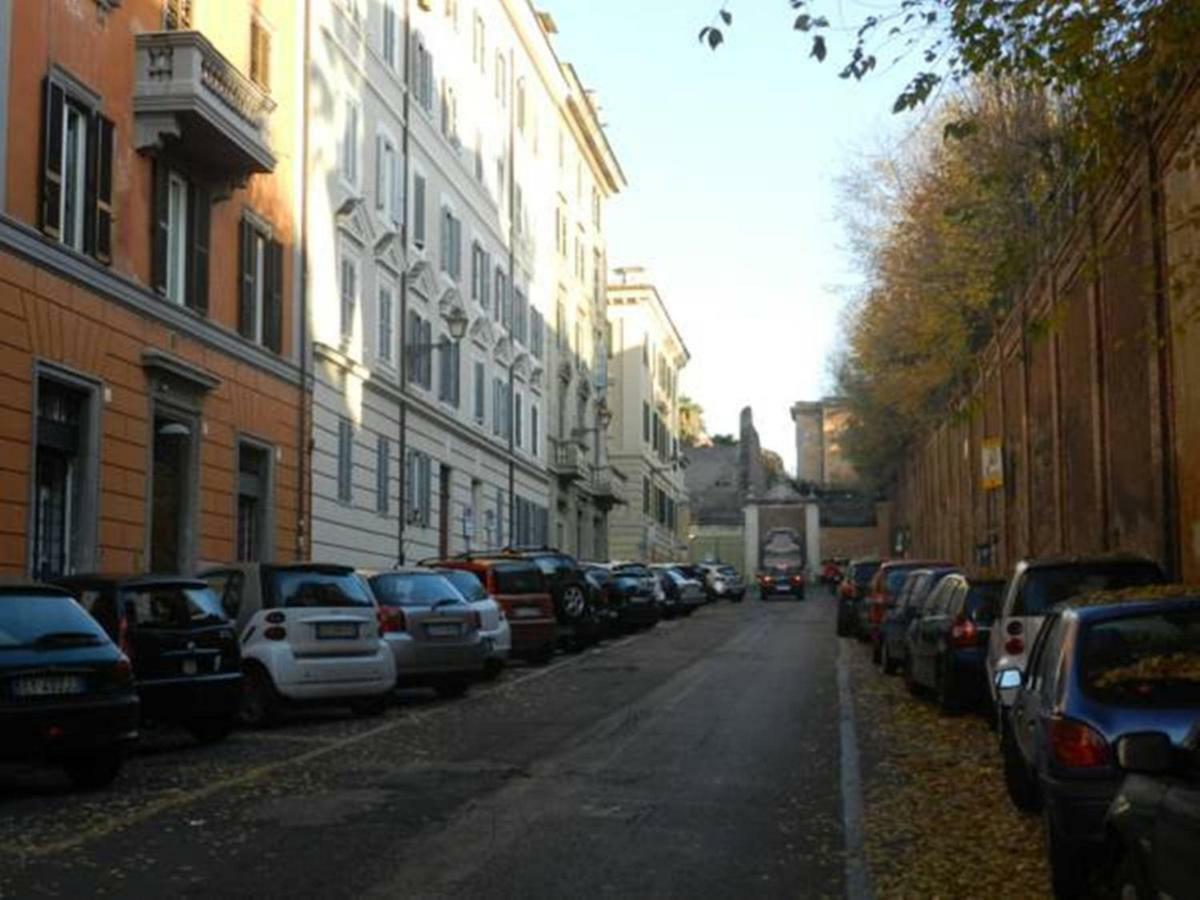 Apartamento Parvula Domus Al Colosseo *